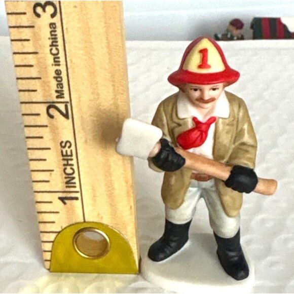 VTG‎ Lefton Colonial Village Fireman figurine, named "Bud Michaels" or Tom - Picture 6 of 6